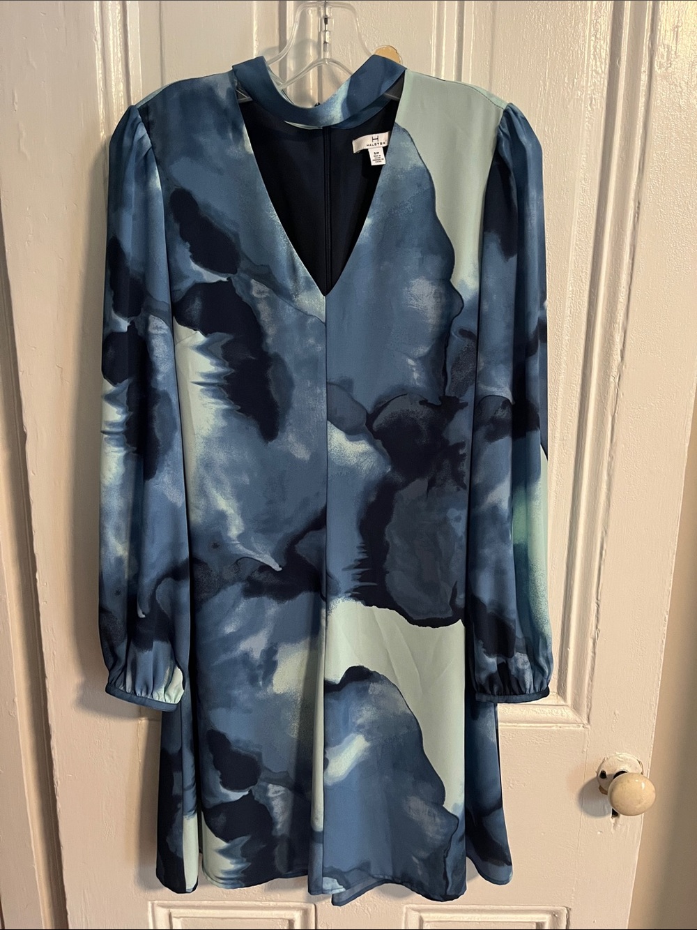 H by Halston Blue Watercolor Print Choker V-Neck Long Sleeve Dress